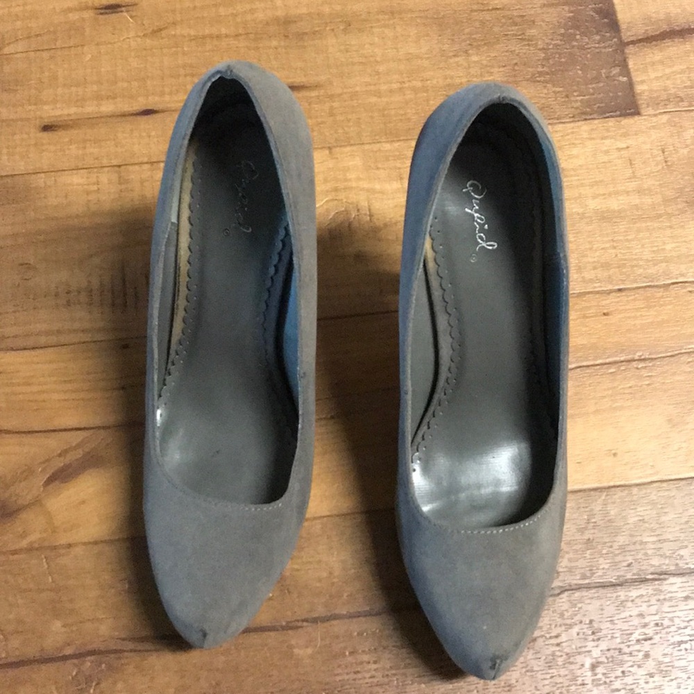 Pumps - Picture 2 of 6